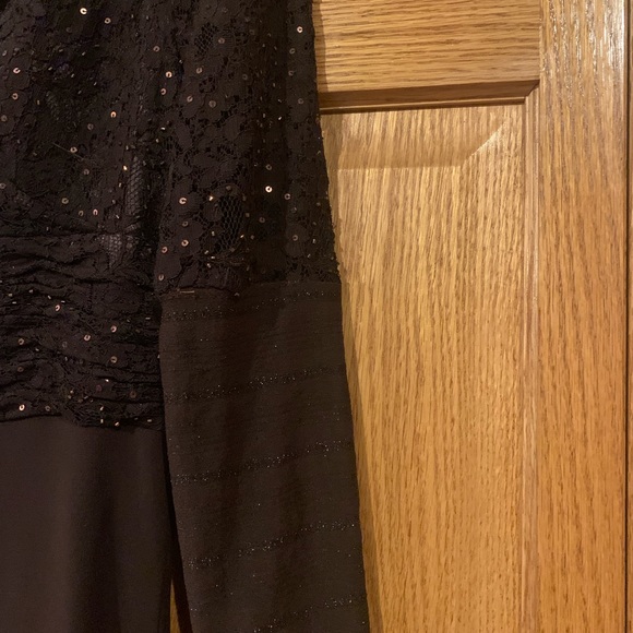 JS Collections long black lace dress - Picture 6 of 8